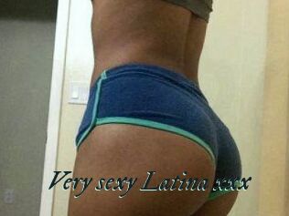 Very_sexy_Latina_xxx